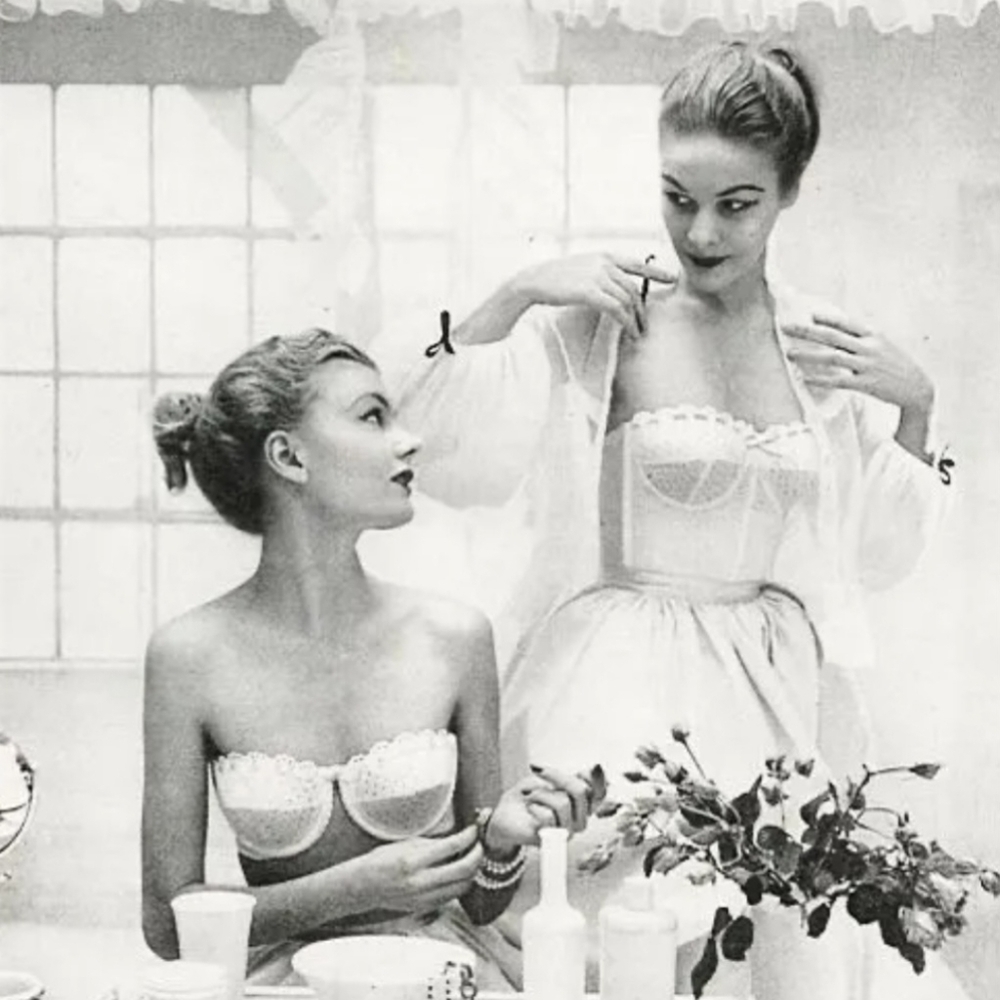 BRAS - En Déshabillé - For Scantily Clad Ladies